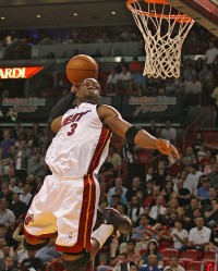 皇冠体育app下载-韦德：我们每个人的球风都有模仿乔丹的影子 投篮姿势或是脚步